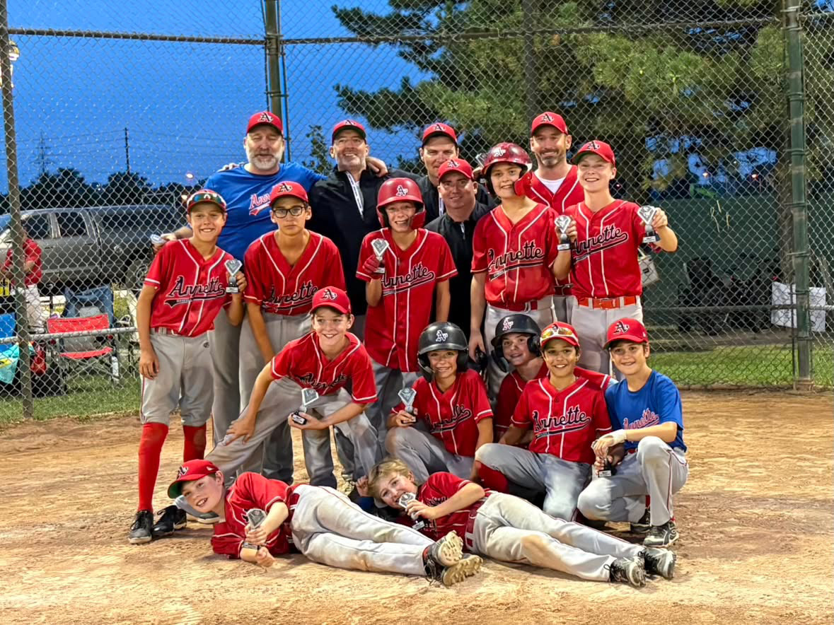 13U Annette A's Select Baseball team pose for a team photo